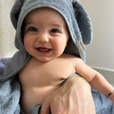 Neugeborenes Babyhandtuch mit Ohren + Handschuh, blau