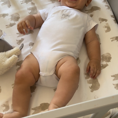 Baby-Bodysuit mit kurzen Ärmeln