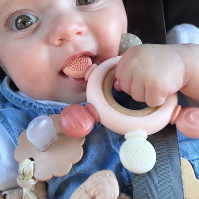 Wood & silicone teething ring - PINK 07