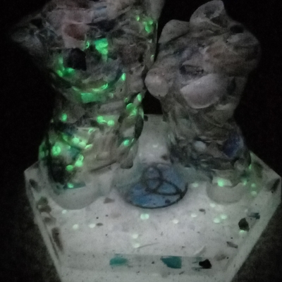 White glow powder with blue shells in male/female busts