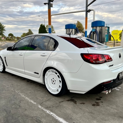 2014 Vf ssv with 20x8.5 directional white aero wheels 